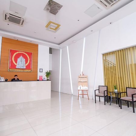 Zen Rooms Bangkal Makati Makati City Exterior foto